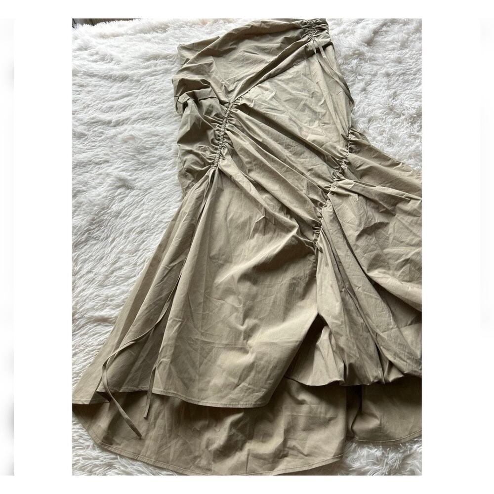 Urban Revivo Ruched Midi Fishtail Skirt Beige Size 8 Slit Detail Chic
⸻ - Picture 4 of 9
